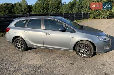 Универсал Opel Astra 2011 в 
