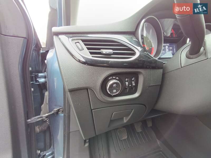 Универсал Opel Astra 2017 в Глевахе