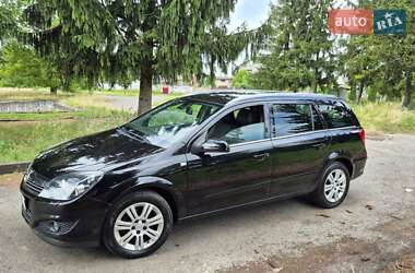 Универсал Opel Astra 2009 в Ровно