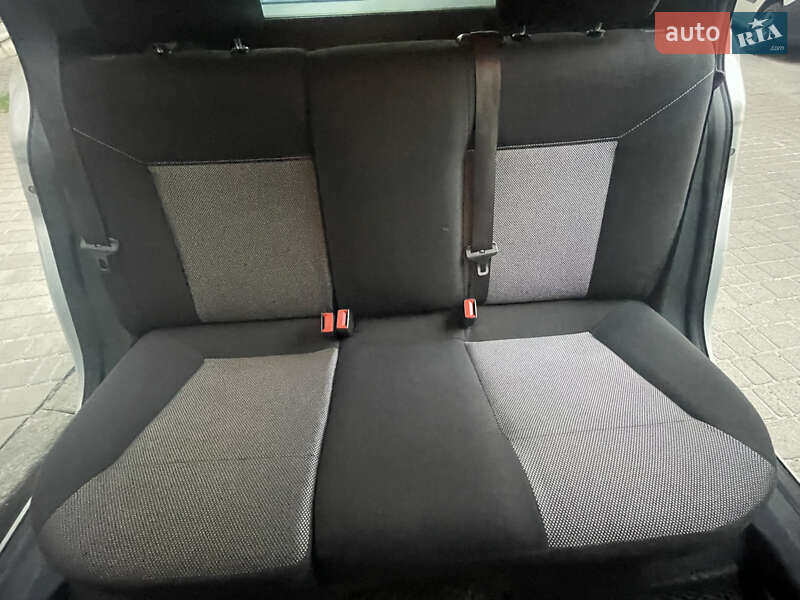 Універсал Opel Astra 2010 в Львові