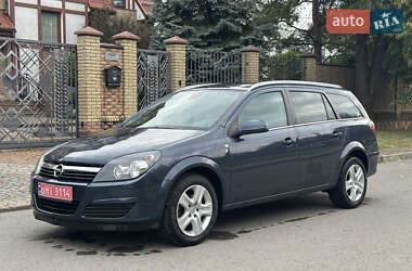 Універсал Opel Astra 2010 в Луцьку