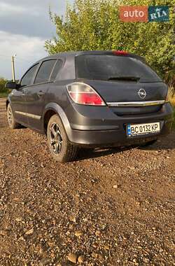 Хэтчбек Opel Astra 2008 в 