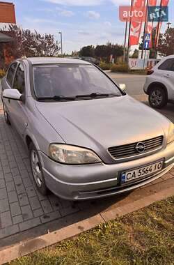 Хэтчбек Opel Astra 2001 в Конопнице