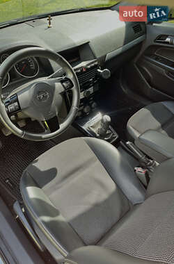 Хэтчбек Opel Astra 2007 в 