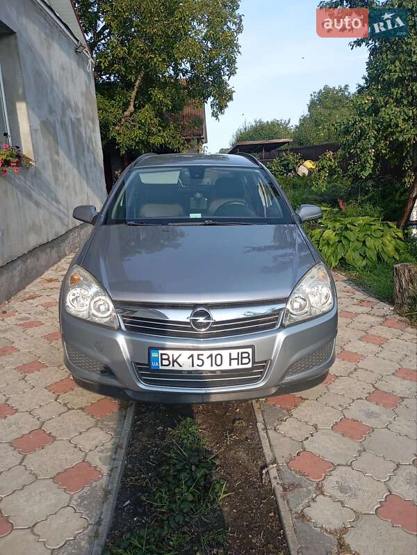 Универсал Opel Astra 2008 в 
