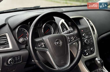 Универсал Opel Astra 2010 в 