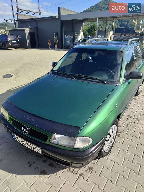 Универсал Opel Astra 1996 в Сколе
