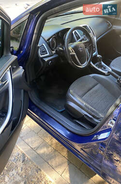 Универсал Opel Astra 2014 в 