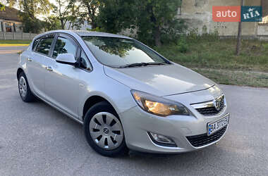 Хэтчбек Opel Astra 2012 в Александрие