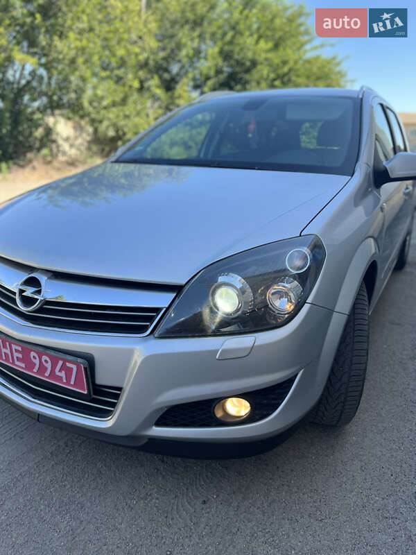 Универсал Opel Astra 2009 в Никополе