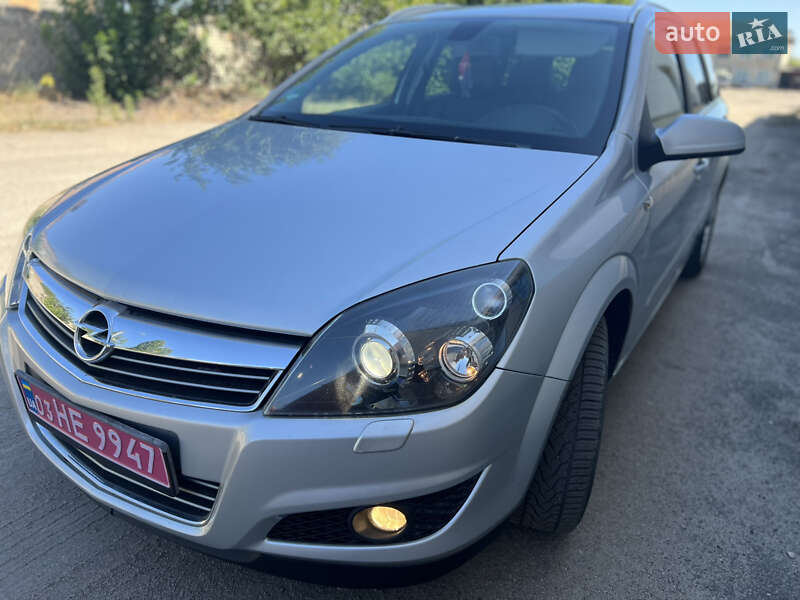 Универсал Opel Astra 2009 в Никополе