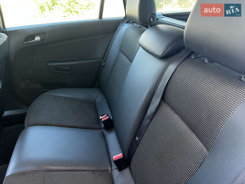 Универсал Opel Astra 2009 в Никополе
