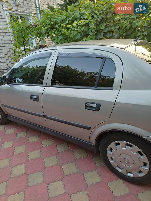 Седан Opel Astra 2007 в Хороле фото 5 Седан Opel Astra 2007 в Хороле