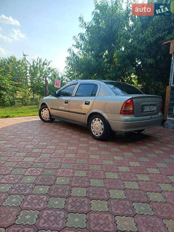 Седан Opel Astra 2007 в Хороле фото 2 Седан Opel Astra 2007 в Хороле