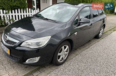 Универсал Opel Astra 2012 в Киеве