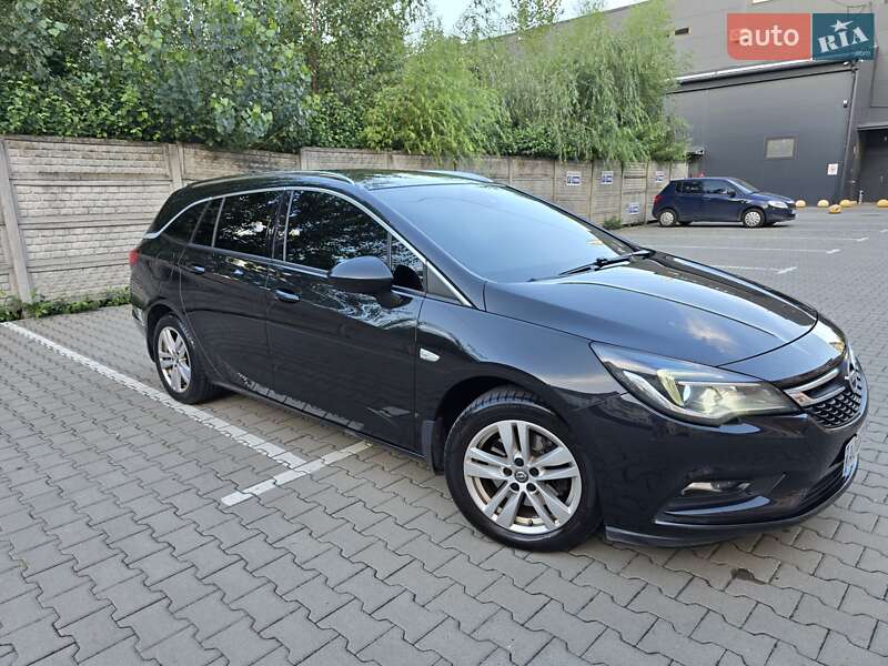Універсал Opel Astra 2016 в Ужгороді