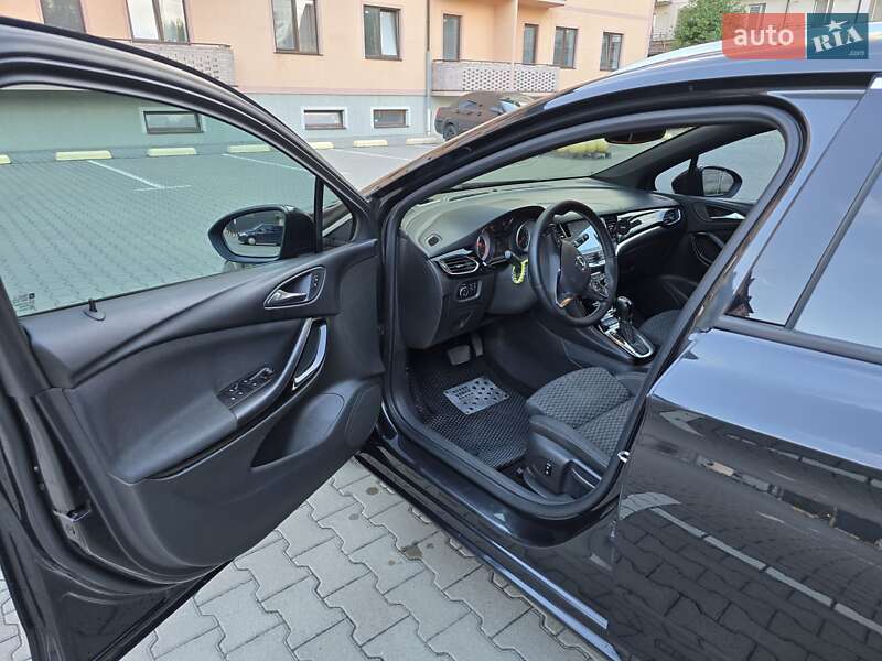 Універсал Opel Astra 2016 в Ужгороді