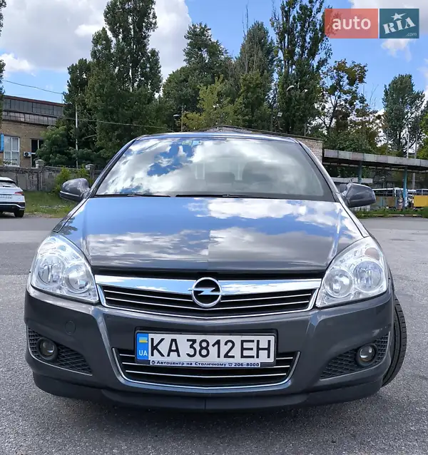 Opel Astra 2012