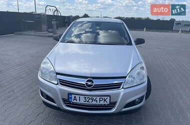 Хетчбек Opel Astra 2007 в Кагарлику