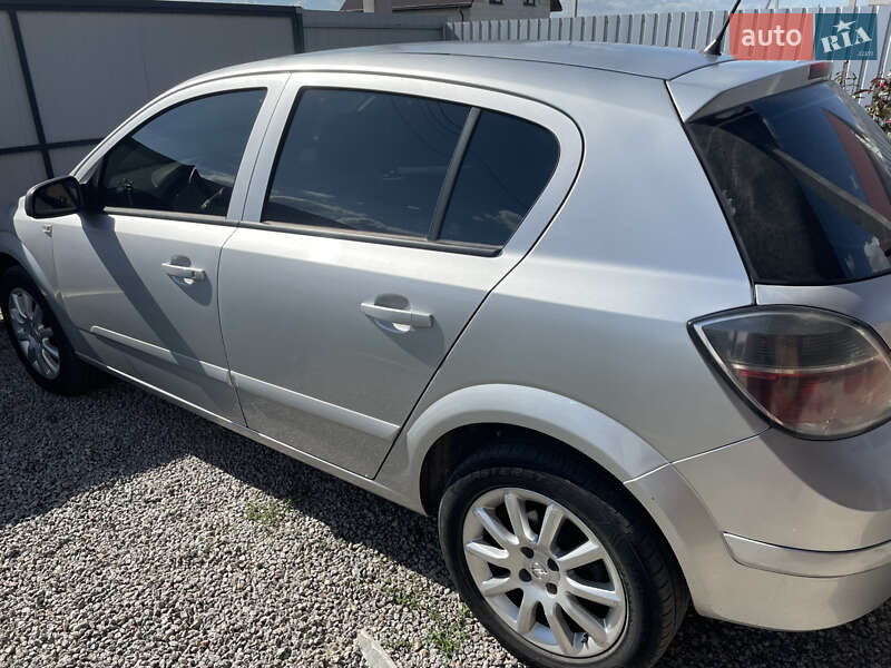 Хетчбек Opel Astra 2007 в Кагарлику