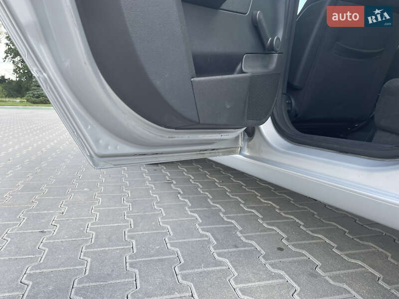 Хетчбек Opel Astra 2007 в Кагарлику