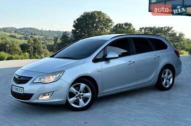 Универсал Opel Astra 2012 в 