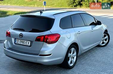 Универсал Opel Astra 2012 в 