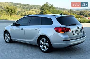 Универсал Opel Astra 2012 в 