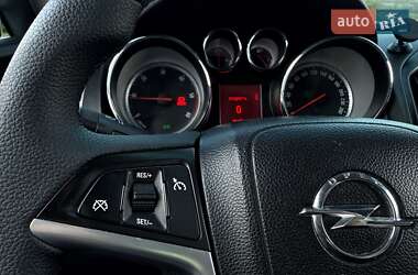Универсал Opel Astra 2012 в 