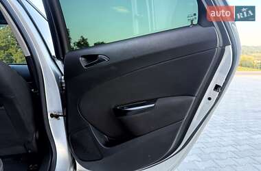 Универсал Opel Astra 2012 в 