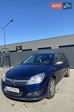 Универсал Opel Astra 2008 в Ужгороде