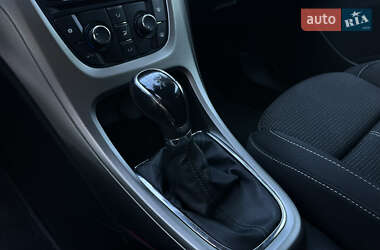 Хэтчбек Opel Astra 2010 в 