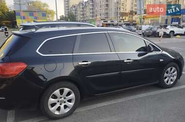 Универсал Opel Astra 2013 в Киеве