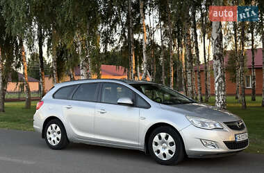 Универсал Opel Astra 2011 в Киеве