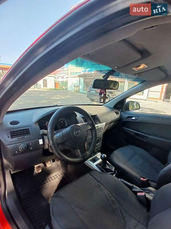 Универсал Opel Astra 2010 в Долине