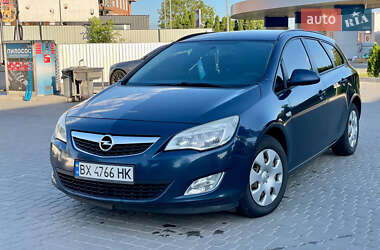 Універсал Opel Astra 2012 в Старокостянтинові