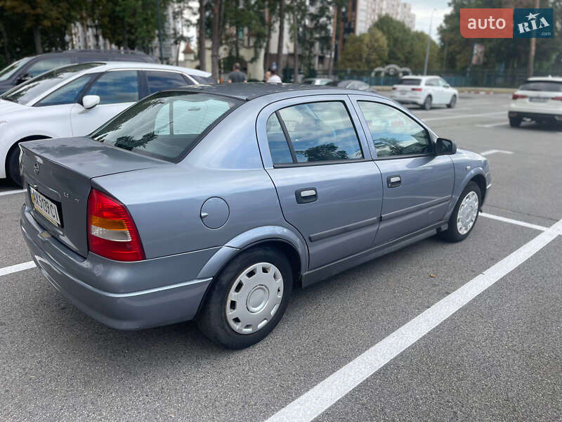 Седан Opel Astra 2007 в Харькове