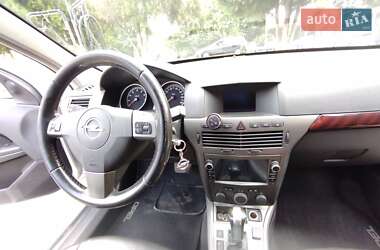 Універсал Opel Astra 2004 в 