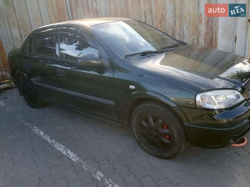 Седан Opel Astra 2002 в Львові