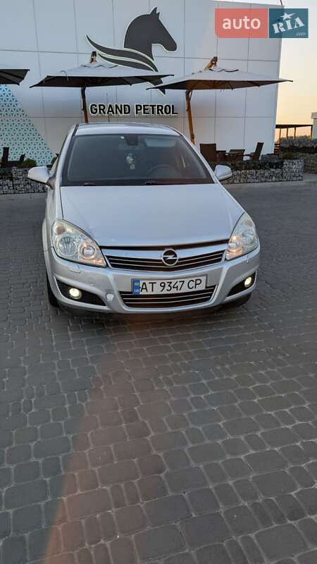 Универсал Opel Astra 2010 в Киеве