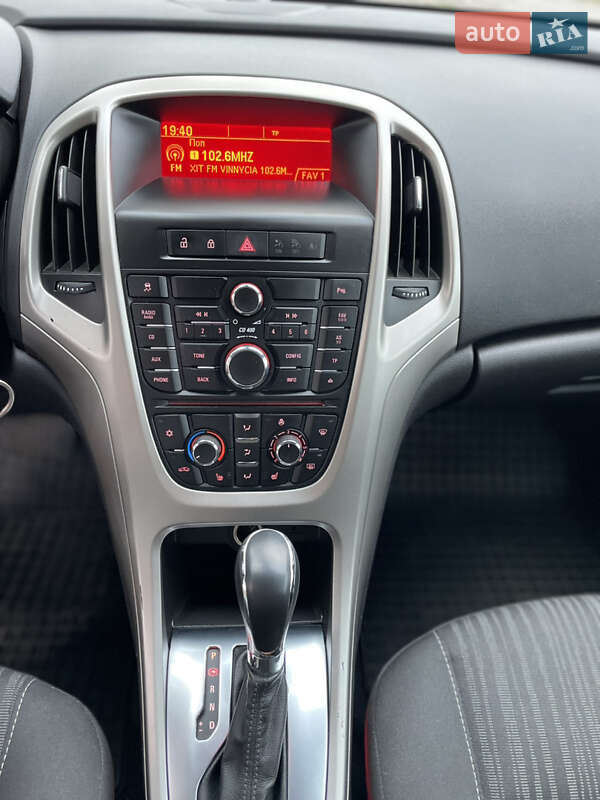 Універсал Opel Astra 2011 в Вінниці