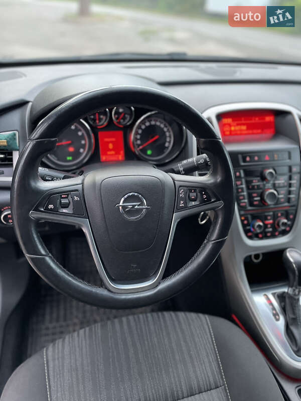 Універсал Opel Astra 2011 в Вінниці