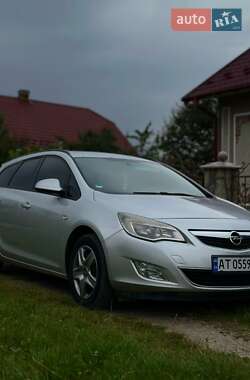 Универсал Opel Astra 2011 в Ивано-Франковске