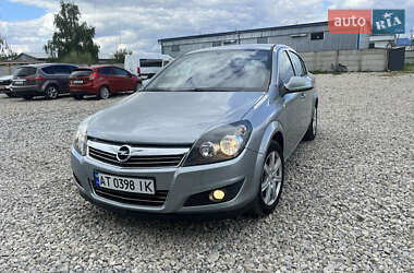 Седан Opel Astra 2011 в Калуше