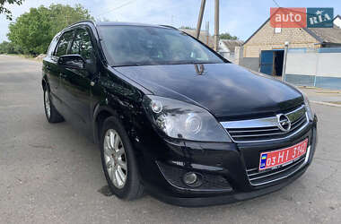 Хетчбек Opel Astra 2008 в Новомиколаївці