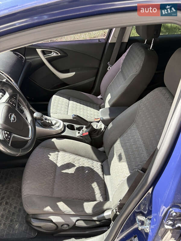 Универсал Opel Astra 2013 в Виннице