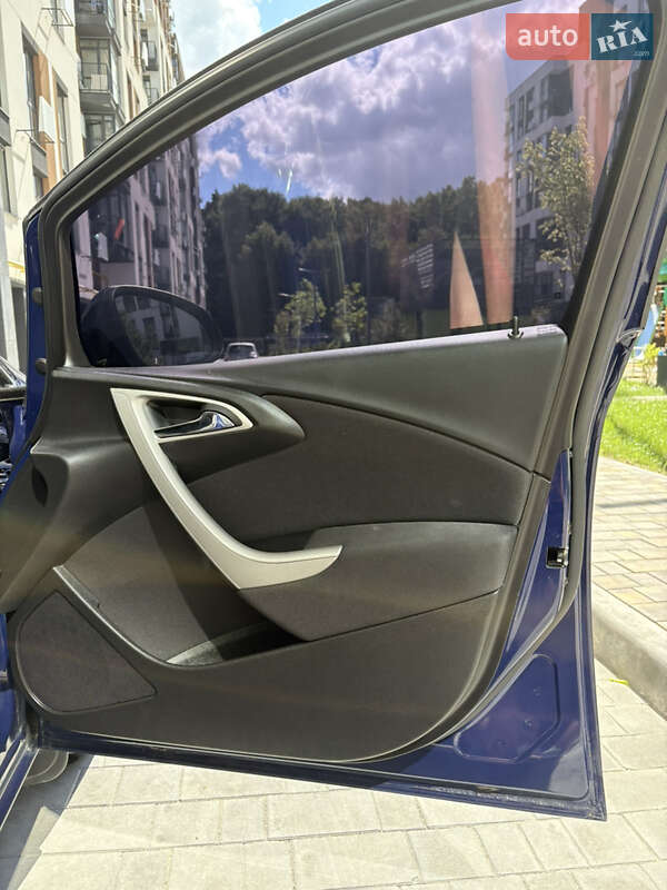 Универсал Opel Astra 2013 в Виннице