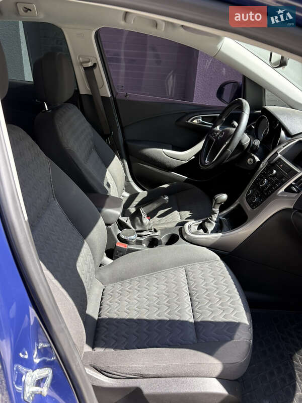 Универсал Opel Astra 2013 в Виннице