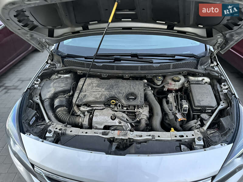 Универсал Opel Astra 2017 в Ирпене