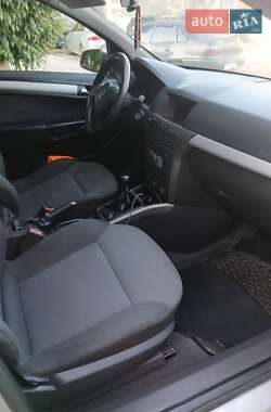 Универсал Opel Astra 2006 в 